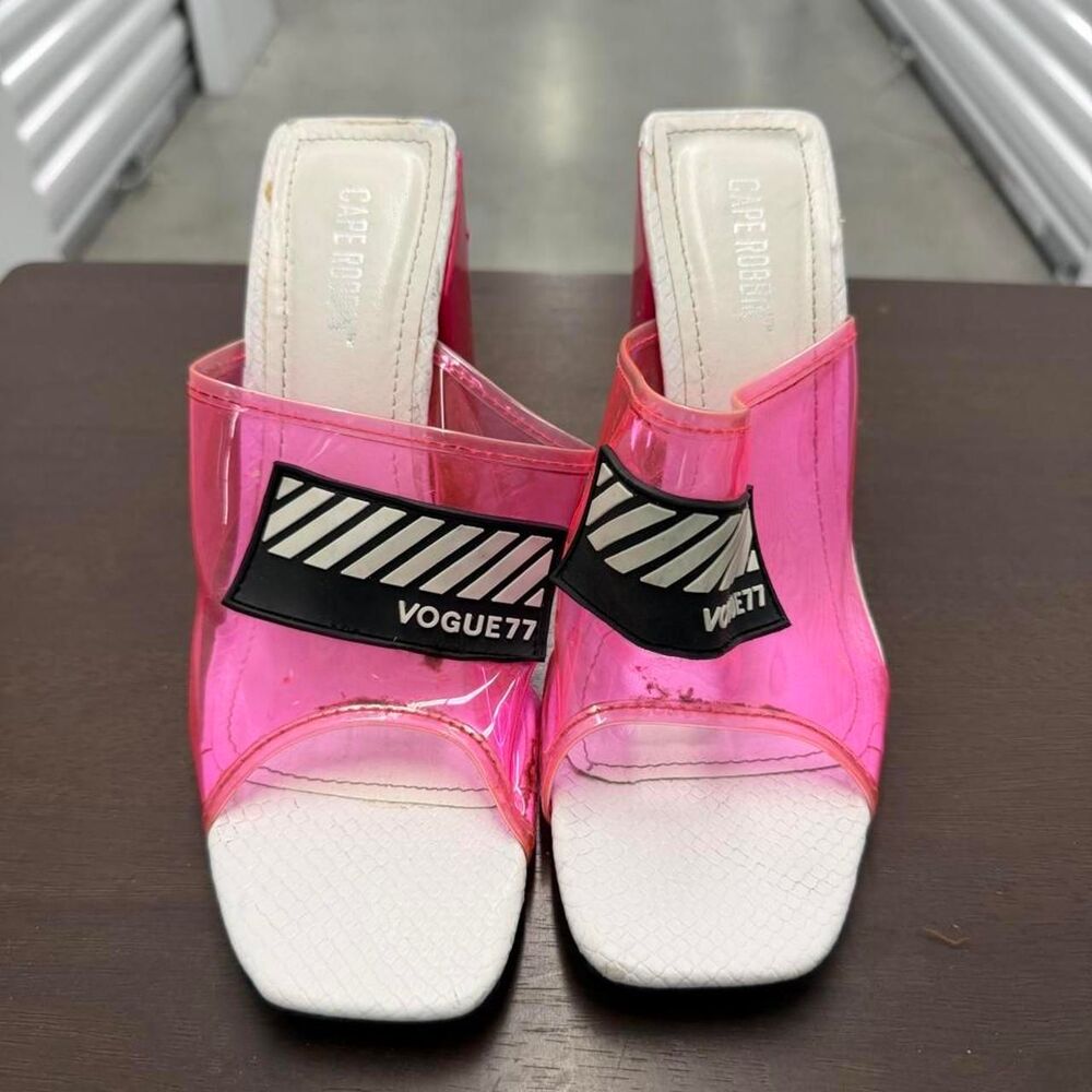 Vogue Women's Pink Courts